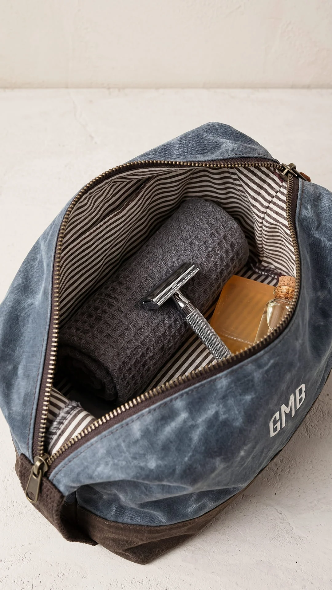Waxed Dopp Kit | Groomsmen Travel Gift - Image 4